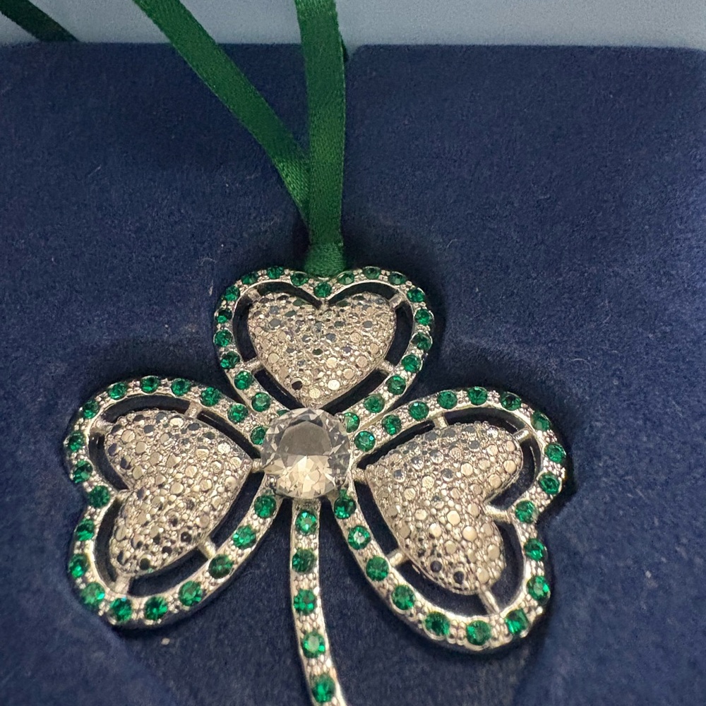 Newbridge Silver and Green Shamrock Pendant